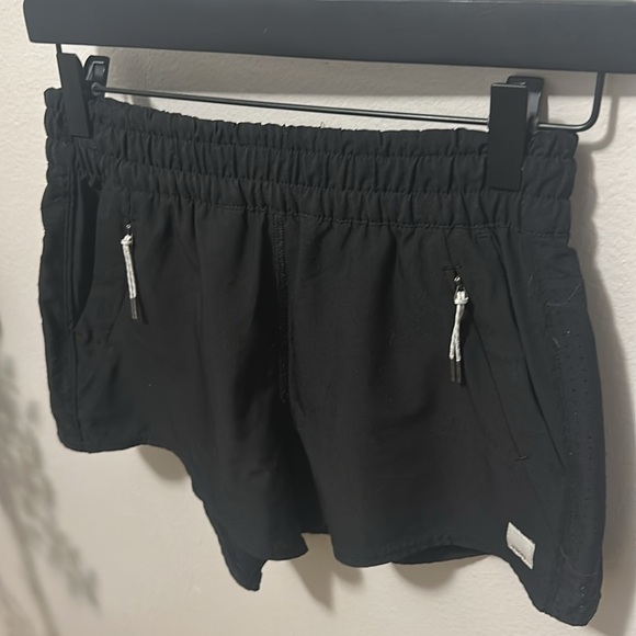 Vuori Dash Shorts - Picture 3 of 5